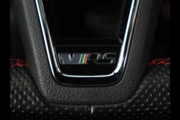Škoda Octavia 2.0 TSI RS 245 Business | Panoramadak | Stoelverwarming | Adaptive cruise | Camera | Carplay | Achterbankverwarming | Full LED | Keyless | Navigatie