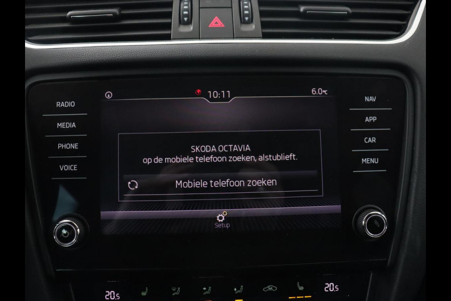 Škoda Octavia 2.0 TSI RS 245 Business | Panoramadak | Stoelverwarming | Adaptive cruise | Camera | Carplay | Achterbankverwarming | Full LED | Keyless | Navigatie