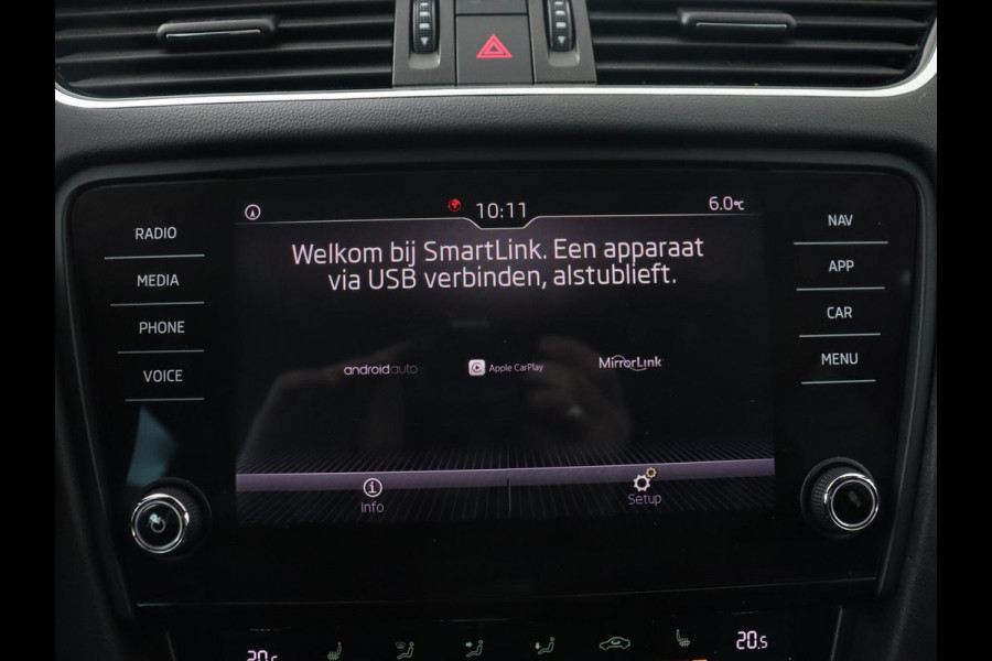 Škoda Octavia 2.0 TSI RS 245 Business | Panoramadak | Stoelverwarming | Adaptive cruise | Camera | Carplay | Achterbankverwarming | Full LED | Keyless | Navigatie