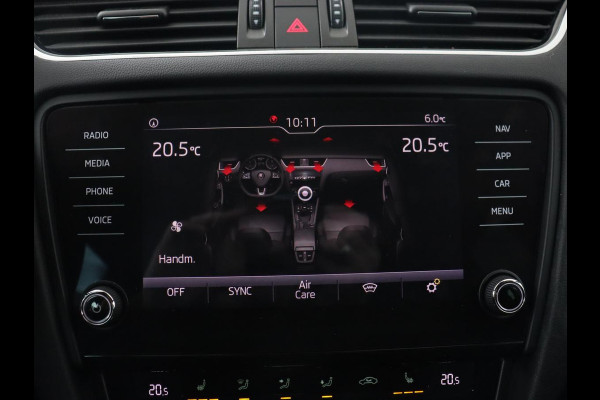 Škoda Octavia 2.0 TSI RS 245 Business | Panoramadak | Stoelverwarming | Adaptive cruise | Camera | Carplay | Achterbankverwarming | Full LED | Keyless | Navigatie