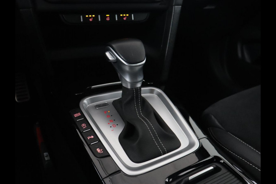 Kia Ceed 1.5 T-GDi GT-Line | Trekhaak | Stoel & stuurverwarming | Leder/Alcantara | Camera | Adaptive cruise | Park Assist | Climate control | Full LED | Carplay | Navigatie | Sportstoelen