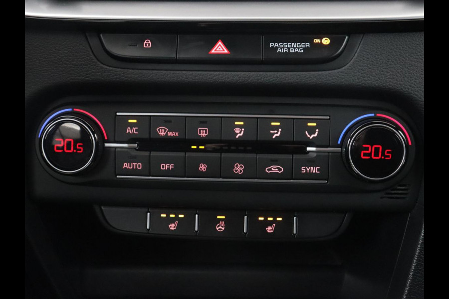 Kia Ceed 1.5 T-GDi GT-Line | Trekhaak | Stoel & stuurverwarming | Leder/Alcantara | Camera | Adaptive cruise | Park Assist | Climate control | Full LED | Carplay | Navigatie | Sportstoelen
