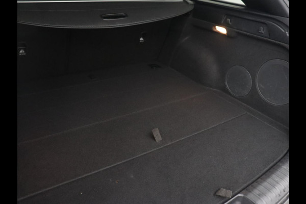 Kia Ceed 1.5 T-GDi GT-Line | Trekhaak | Stoel & stuurverwarming | Leder/Alcantara | Camera | Adaptive cruise | Park Assist | Climate control | Full LED | Carplay | Navigatie | Sportstoelen