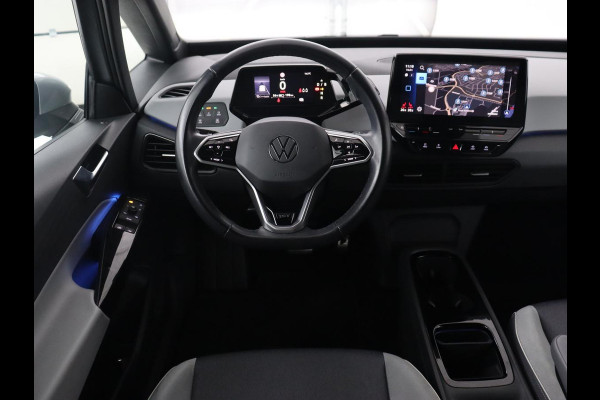 Volkswagen ID.3 First Plus 58 kWh | Trekhaak | Stoel & stuurverwarming | Matrix LED | Camera | Carplay | Sfeerverlichting | Adaptive cruise | Keyless | Navigatie | Climate control | Parkeerhulp