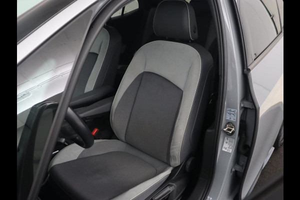 Volkswagen ID.3 First Plus 58 kWh | Trekhaak | Stoel & stuurverwarming | Matrix LED | Camera | Carplay | Sfeerverlichting | Adaptive cruise | Keyless | Navigatie | Climate control | Parkeerhulp