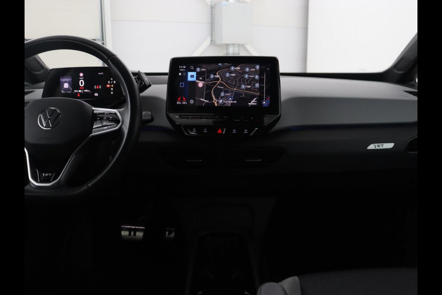 Volkswagen ID.3 First Plus 58 kWh | Trekhaak | Stoel & stuurverwarming | Matrix LED | Camera | Carplay | Sfeerverlichting | Adaptive cruise | Keyless | Navigatie | Climate control | Parkeerhulp