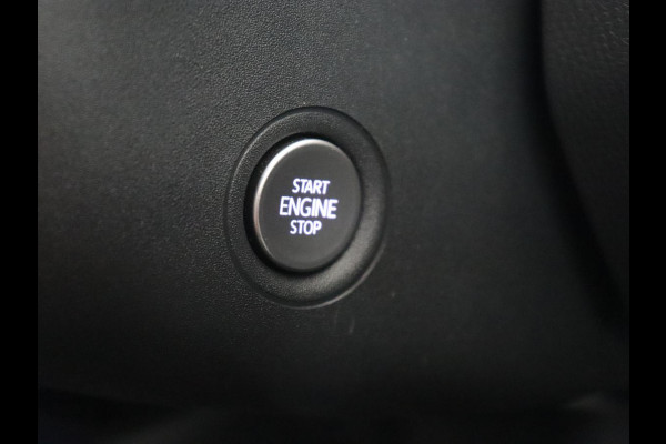 Volkswagen ID.3 First Plus 58 kWh | Trekhaak | Stoel & stuurverwarming | Matrix LED | Camera | Carplay | Sfeerverlichting | Adaptive cruise | Keyless | Navigatie | Climate control | Parkeerhulp