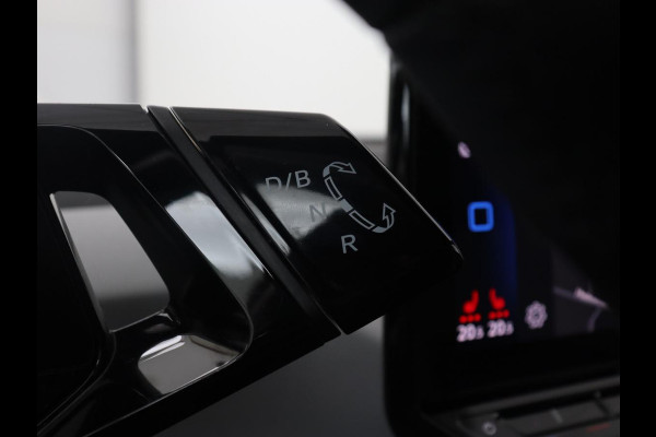 Volkswagen ID.3 First Plus 58 kWh | Trekhaak | Stoel & stuurverwarming | Matrix LED | Camera | Carplay | Sfeerverlichting | Adaptive cruise | Keyless | Navigatie | Climate control | Parkeerhulp