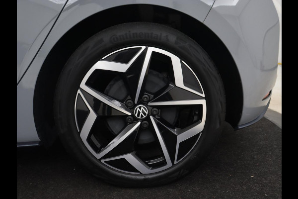 Volkswagen ID.3 First Plus 58 kWh | Trekhaak | Stoel & stuurverwarming | Matrix LED | Camera | Carplay | Sfeerverlichting | Adaptive cruise | Keyless | Navigatie | Climate control | Parkeerhulp