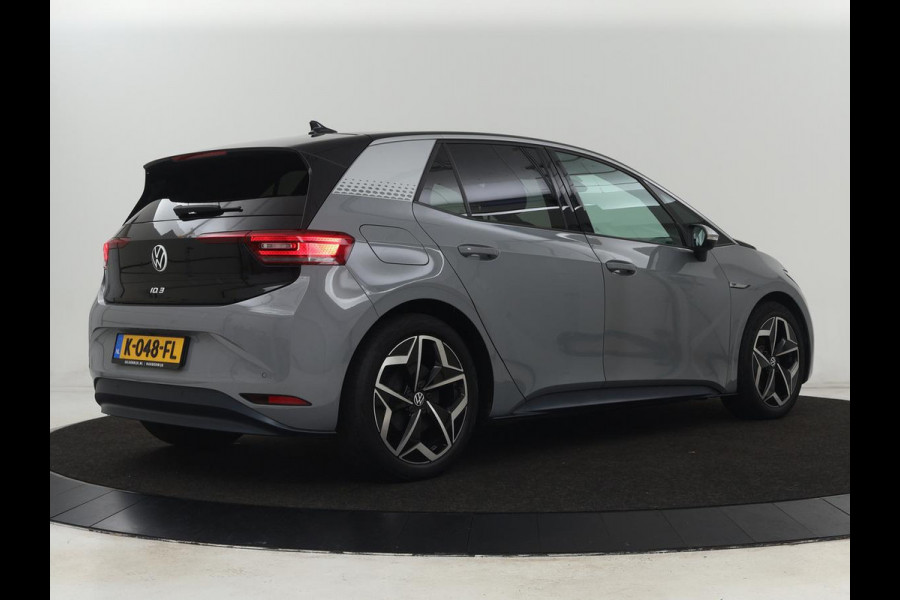 Volkswagen ID.3 First Plus 58 kWh | Trekhaak | Stoel & stuurverwarming | Matrix LED | Camera | Carplay | Sfeerverlichting | Adaptive cruise | Keyless | Navigatie | Climate control | Parkeerhulp