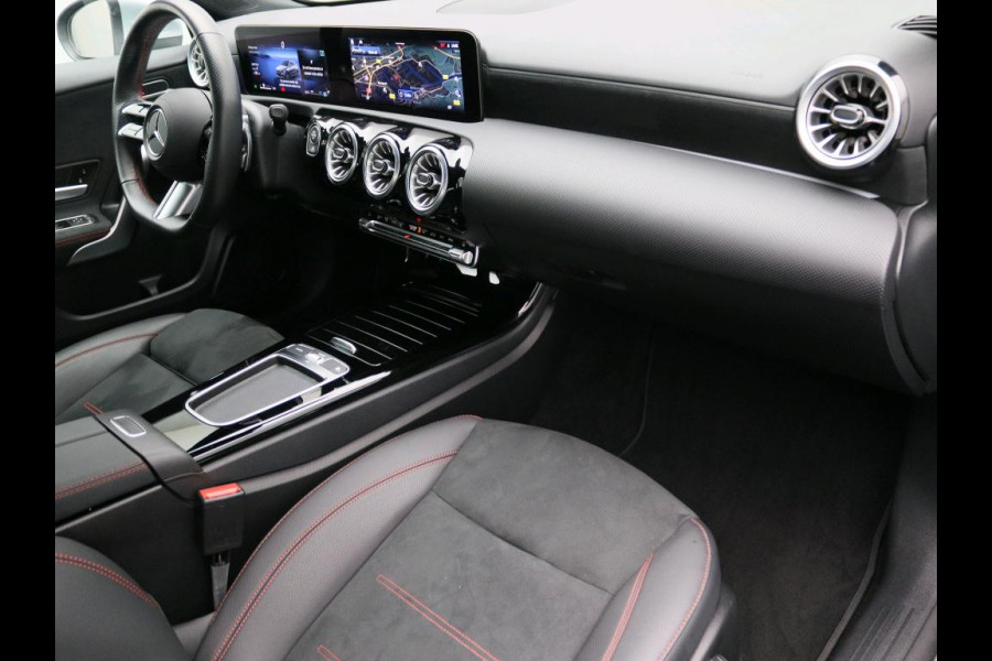 Mercedes-Benz A-Klasse 180 AMG Star Edition AMG Line | Ledkoplampen | Apple CarPlay | Licht- en zicht pakket | Keyless-Go | Spiegel Pakket | Stoelverwarming. Inclusief 24 maanden MB Certified garantie voor Europa.