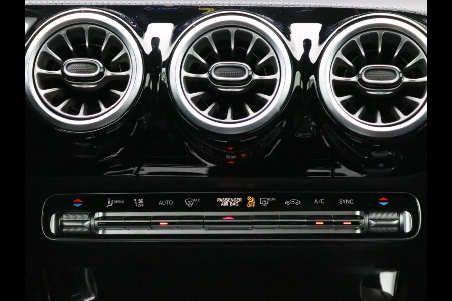 Mercedes-Benz A-Klasse 180 AMG Star Edition AMG Line | Ledkoplampen | Apple CarPlay | Licht- en zicht pakket | Keyless-Go | Spiegel Pakket | Stoelverwarming. Inclusief 24 maanden MB Certified garantie voor Europa.