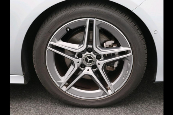 Mercedes-Benz A-Klasse 180 AMG Star Edition AMG Line | Ledkoplampen | Apple CarPlay | Licht- en zicht pakket | Keyless-Go | Spiegel Pakket | Stoelverwarming. Inclusief 24 maanden MB Certified garantie voor Europa.