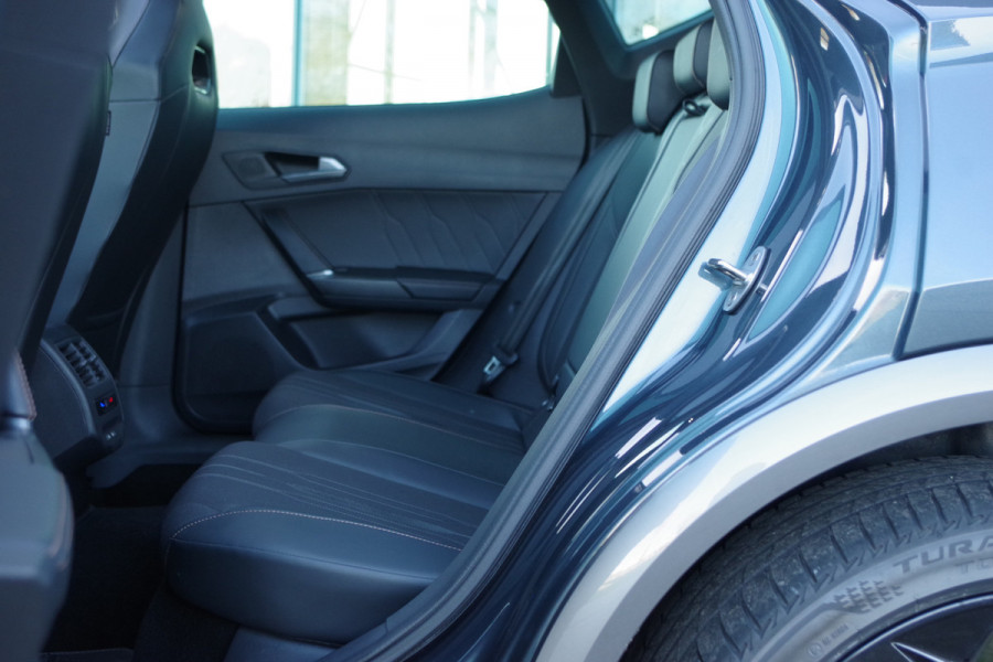 CUPRA Formentor 1.4 e-Hybrid 245 PK VZ, Panoramadak, Trekhaak, 360 Camera, Winterpakket