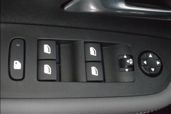 Opel Mokka-e Elegance 50-kWh | Level 3 | SOH 99,8% | Navigatie 10 inch scherm | Carplay | Winterpakket |