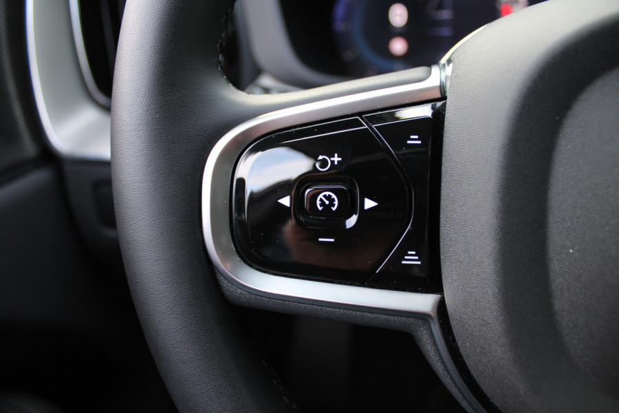 Volvo XC60 2.0 T8 Plug-in hybrid AWD Plus Dark | Head- Up | H&K | Panoramadak | 360 Camera