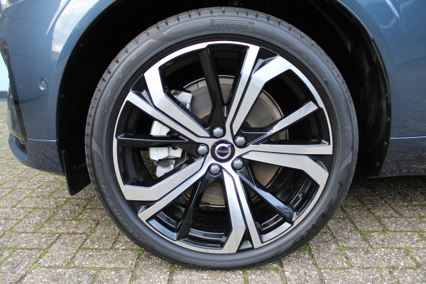 Volvo XC60 2.0 T8 Plug-in hybrid AWD Plus Dark | Head- Up | H&K | Panoramadak | 360 Camera