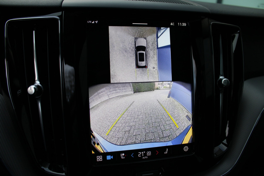Volvo XC60 2.0 T8 Plug-in hybrid AWD Plus Dark | Head- Up | H&K | Panoramadak | 360 Camera