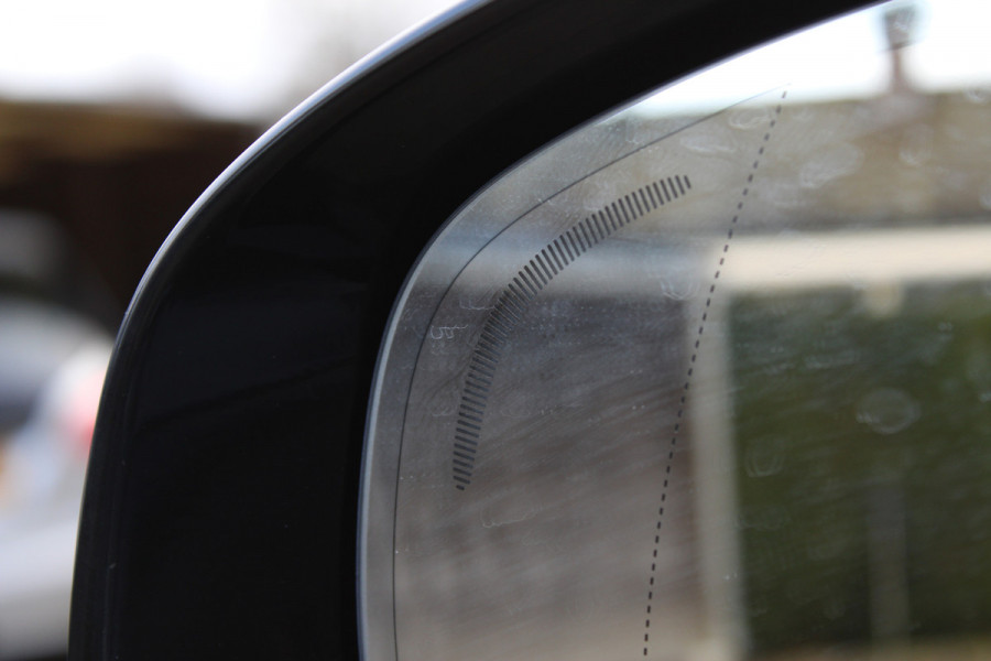 Volvo XC60 2.0 T8 Plug-in hybrid AWD Plus Dark | Head- Up | H&K | Panoramadak | 360 Camera