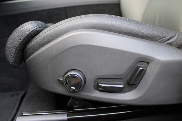 Volvo XC60 2.0 T8 Plug-in hybrid AWD Plus Dark | Head- Up | H&K | Panoramadak | 360 Camera