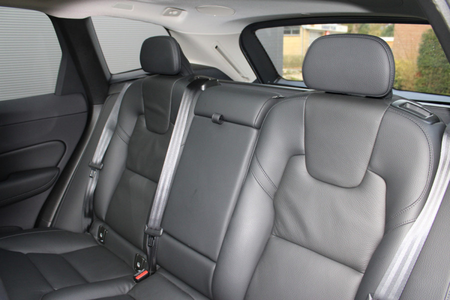 Volvo XC60 2.0 T8 Plug-in hybrid AWD Plus Dark | Head- Up | H&K | Panoramadak | 360 Camera