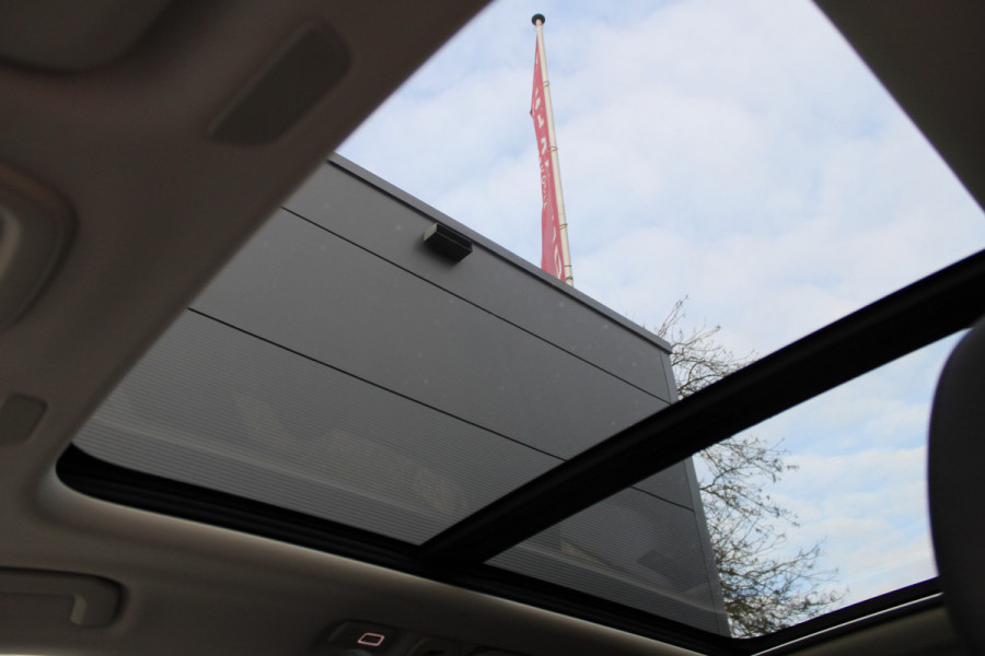 Volvo XC60 2.0 T8 Plug-in hybrid AWD Plus Dark | Head- Up | H&K | Panoramadak | 360 Camera