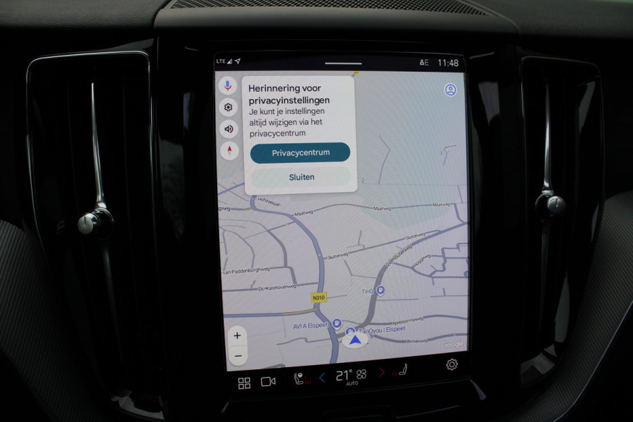 Volvo XC60 2.0 T8 Plug-in hybrid AWD Plus Dark | Head- Up | H&K | Panoramadak | 360 Camera