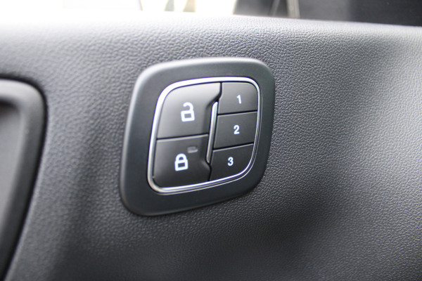 Ford Kuga 2.5 PHEV ST-Line X | Trekhaak | Panoramadak | AGR | Led | Head-up | B&O