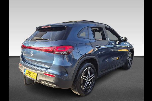 Mercedes-Benz EQA 250 Business Solution AMG 67 kWh | Trekhaak | Panoramischdak |