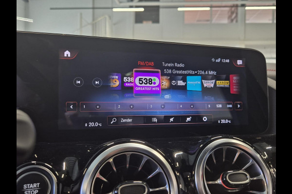 Mercedes-Benz EQA 250 Business Solution AMG 67 kWh | Trekhaak | Panoramischdak |