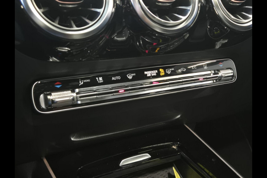Mercedes-Benz EQA 250 Business Solution AMG 67 kWh | Trekhaak | Panoramischdak |