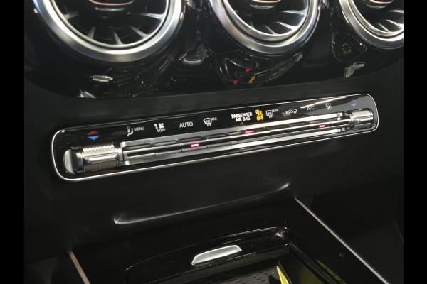 Mercedes-Benz EQA 250 Business Solution AMG 67 kWh | Trekhaak | Panoramischdak |