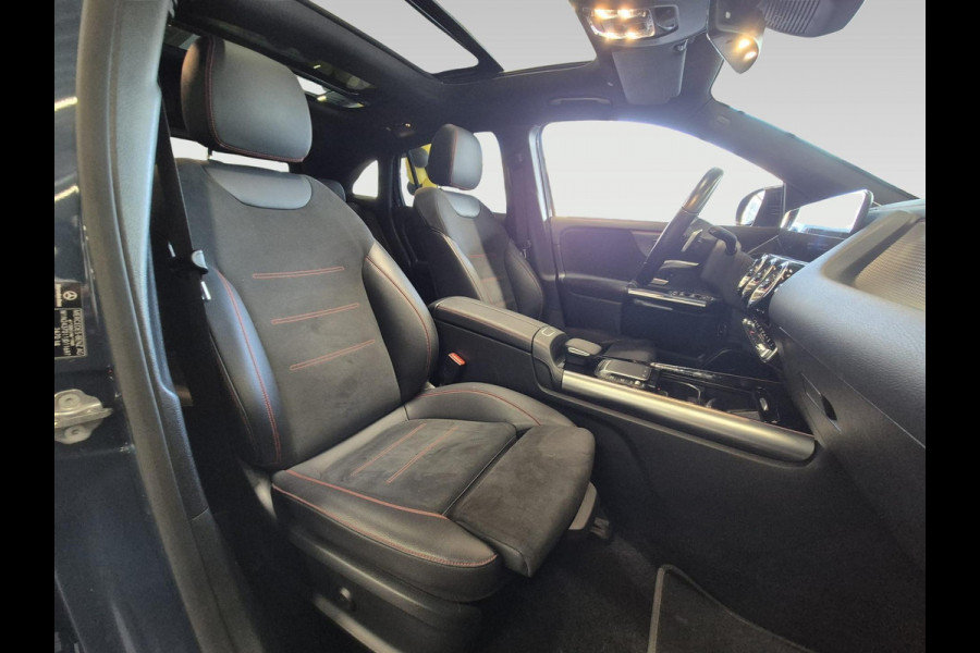 Mercedes-Benz EQA 250 Business Solution AMG 67 kWh | Trekhaak | Panoramischdak |