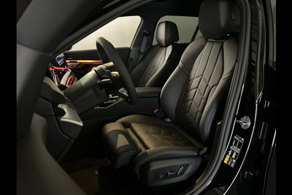 BMW i5 Touring eDrive40 M Sport Edition 84 kWh Glazen dak | Harman Kardon | Comfortstoelen | "20 inch Licht metalen velgen