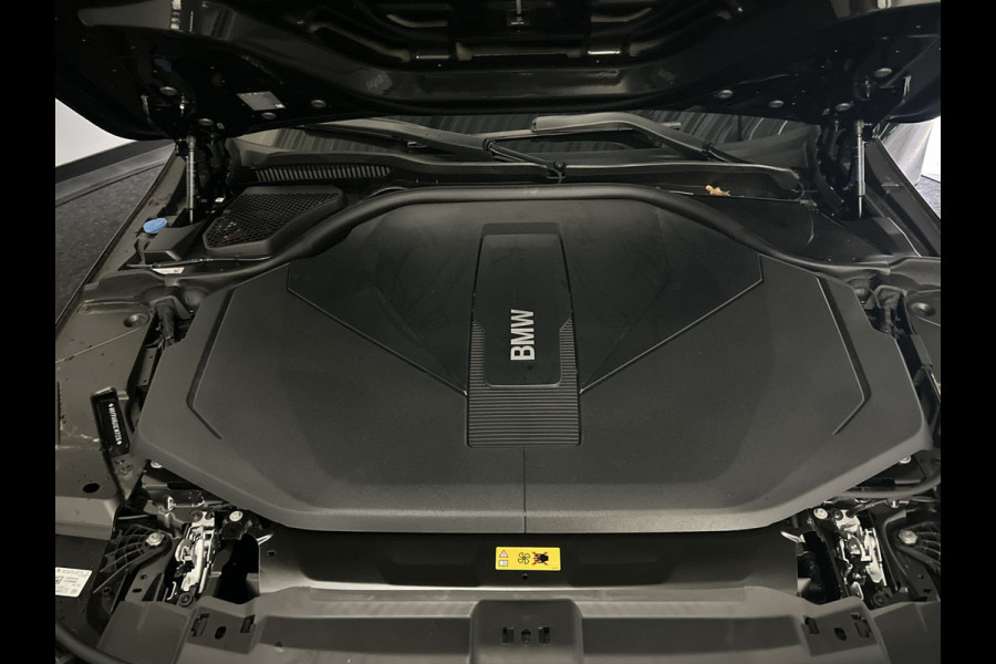 BMW i5 Touring eDrive40 M Sport Edition 84 kWh Glazen dak | Harman Kardon | Comfortstoelen | "20 inch Licht metalen velgen