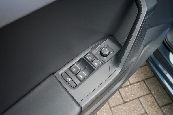 Seat Leon Sportstourer 1.5 eTSI FR Launch Edition