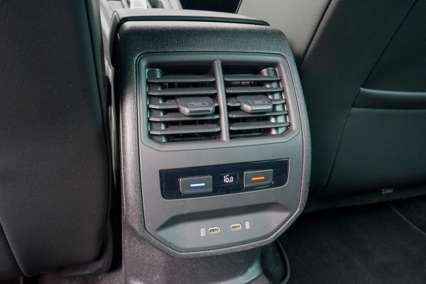 Seat Leon Sportstourer 1.5 eTSI FR Launch Edition