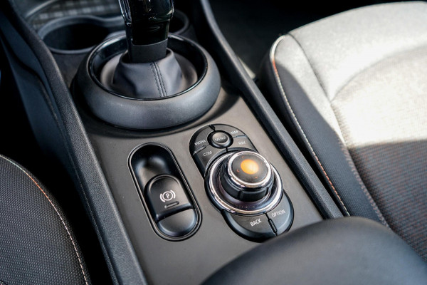 MINI Clubman 1.5 Cooper Business Pakket