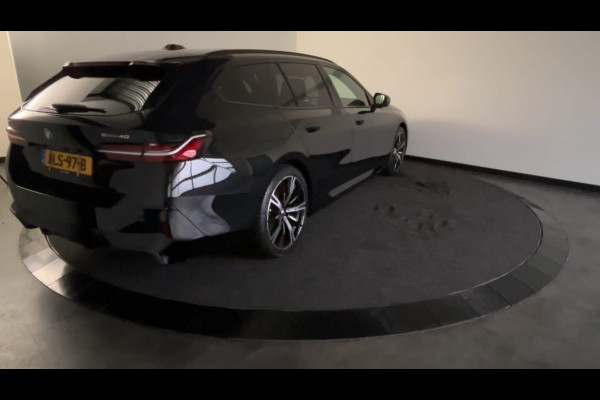BMW i5 Touring eDrive40 M Sport Edition 84 kWh Glazen dak | Harman Kardon | Comfortstoelen | "20 inch Licht metalen velgen