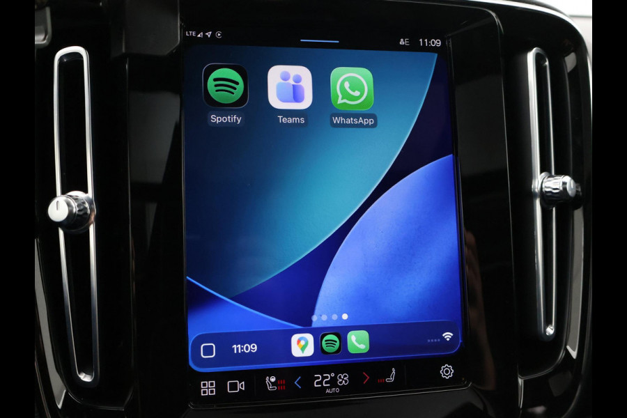 Volvo XC40 RECHARGE TWIN PRO 408 PK + TREKHAAK WEGKL. | 360 CAMERA | PANORAMA | 20 INCH | HARMAN/KARDON