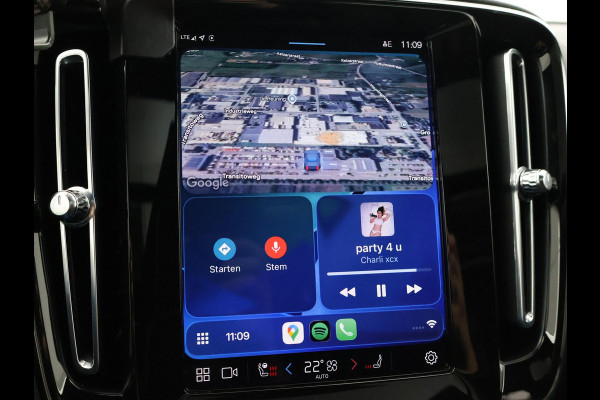 Volvo XC40 RECHARGE TWIN PRO 408 PK + TREKHAAK WEGKL. | 360 CAMERA | PANORAMA | 20 INCH | HARMAN/KARDON