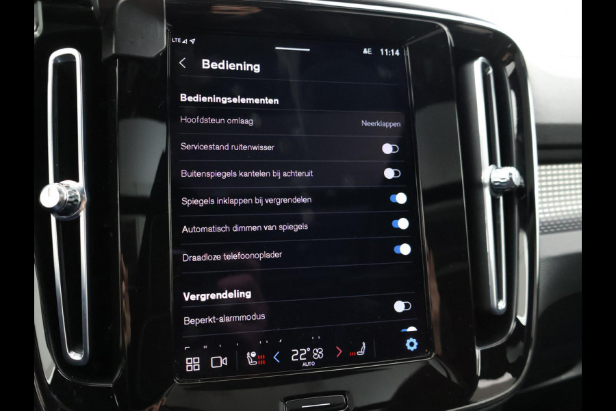 Volvo XC40 RECHARGE TWIN PRO 408 PK + TREKHAAK WEGKL. | 360 CAMERA | PANORAMA | 20 INCH | HARMAN/KARDON