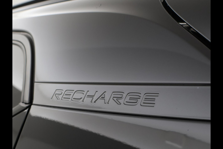 Volvo XC40 RECHARGE TWIN PRO 408 PK + TREKHAAK WEGKL. | 360 CAMERA | PANORAMA | 20 INCH | HARMAN/KARDON