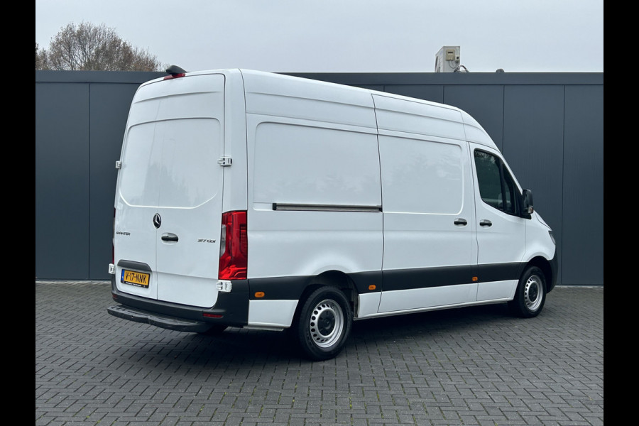Mercedes-Benz Sprinter 317 CDI 170 PK / L2H2 / AUTOMAAT / 270 A DEUREN / AIRCO / CRUISE / APPLE CARPLAY / 3-ZITS / CAMERA