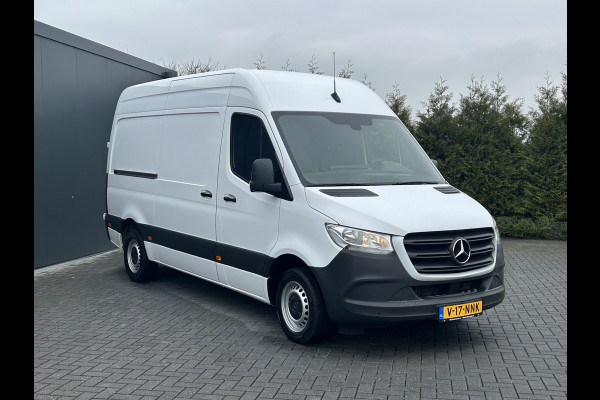 Mercedes-Benz Sprinter 317 CDI 170 PK / L2H2 / AUTOMAAT / 270 A DEUREN / AIRCO / CRUISE / APPLE CARPLAY / 3-ZITS / CAMERA