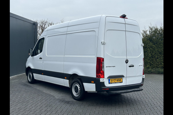 Mercedes-Benz Sprinter 317 CDI 170 PK / L2H2 / AUTOMAAT / 270 A DEUREN / AIRCO / CRUISE / APPLE CARPLAY / 3-ZITS / CAMERA