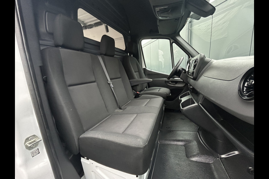 Mercedes-Benz Sprinter 317 CDI 170 PK / L2H2 / AUTOMAAT / 270 A DEUREN / AIRCO / CRUISE / APPLE CARPLAY / 3-ZITS / CAMERA