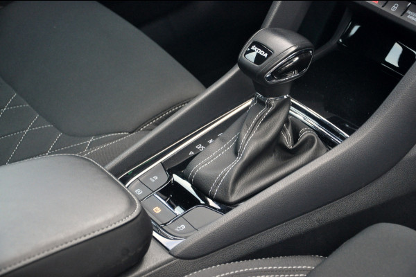 Škoda Karoq 1.5 TSI ACT Sportline Business 150 PK Automaat | Pano | ACC | Trekhaak