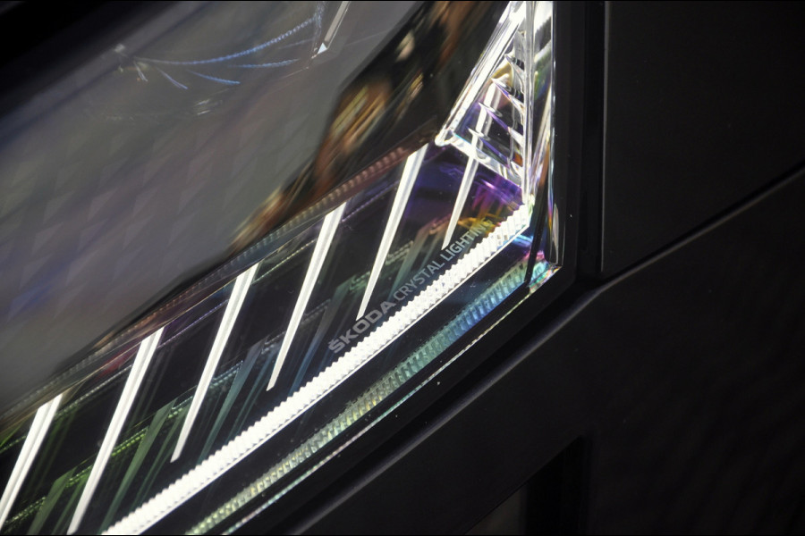 Škoda Karoq 1.5 TSI ACT Sportline Business 150 PK Automaat | Pano | ACC | Trekhaak