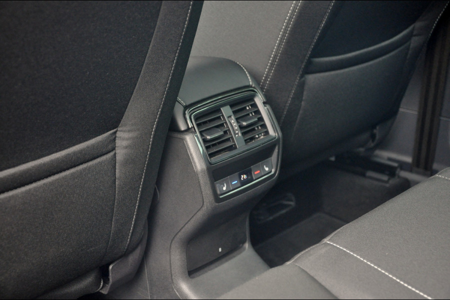 Škoda Karoq 1.5 TSI ACT Sportline Business 150 PK Automaat | Pano | ACC | Trekhaak